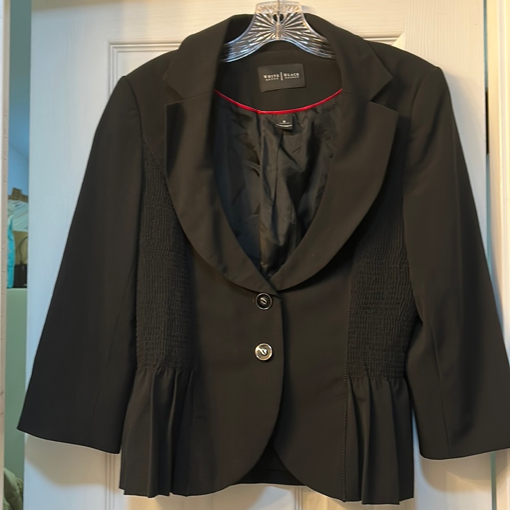 🌼3/$30🌼 WHBM Black ruched side Blazer Size 6